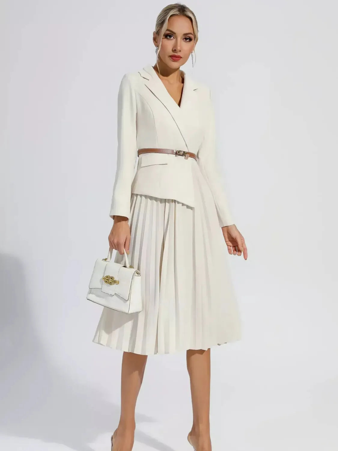 Vestido Midi Alfaiataria Plissado com Cinto Modern Yara