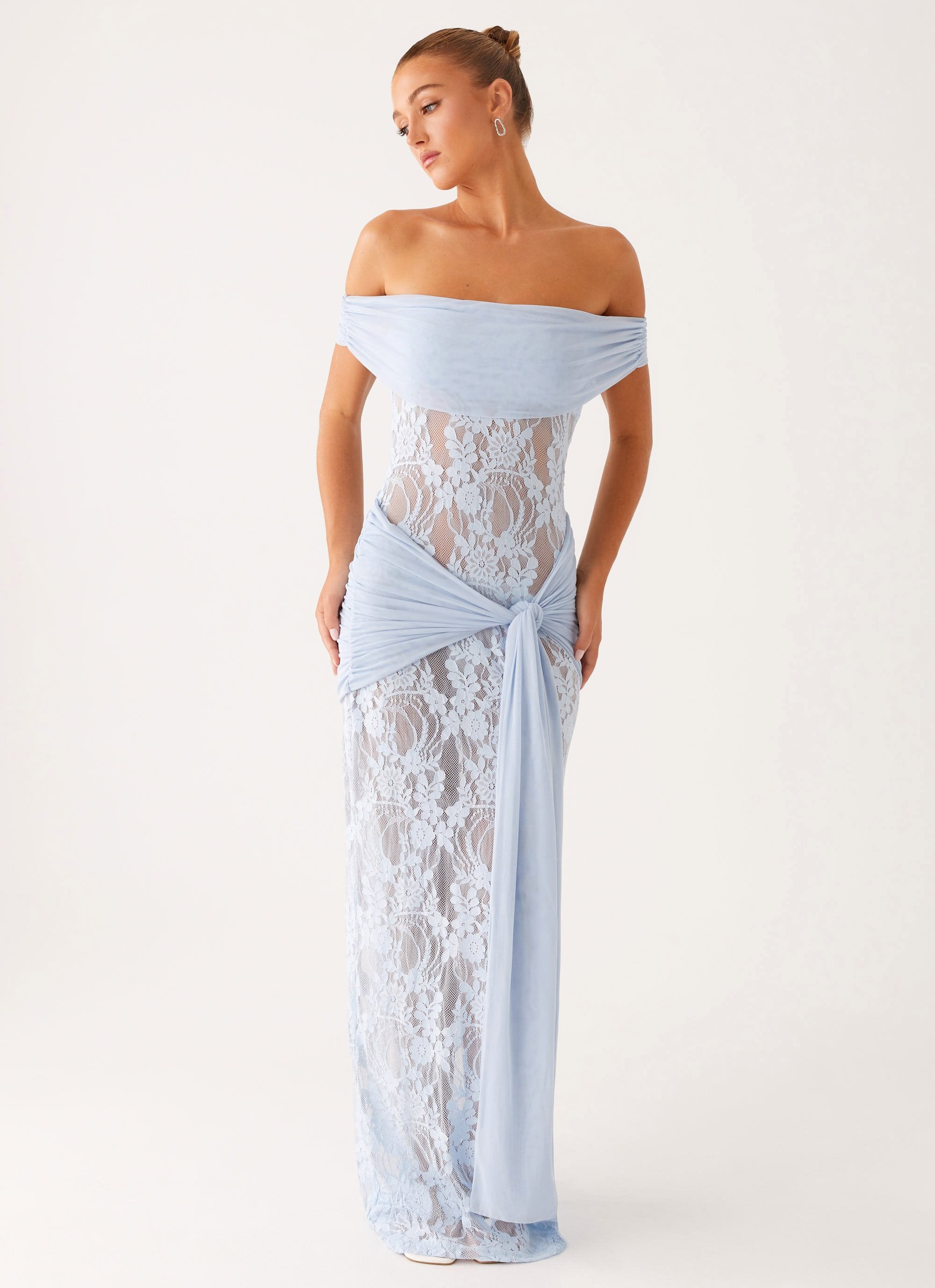 Vestido Ombro a Ombro Rendado Com Detalhe Pendurado Modern Gracie