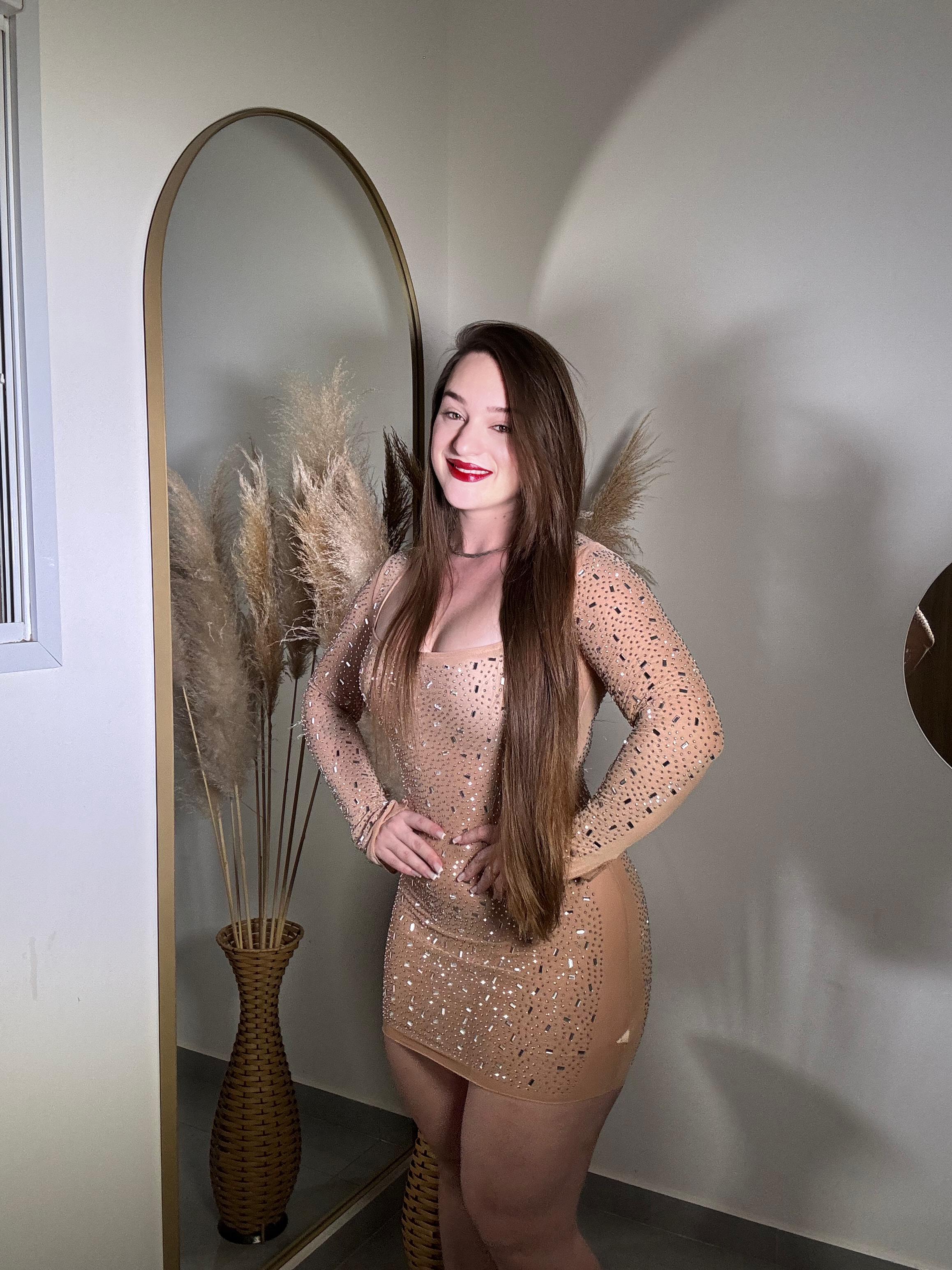 Vestido Curto Manga Longa Brilhante Modern Shine