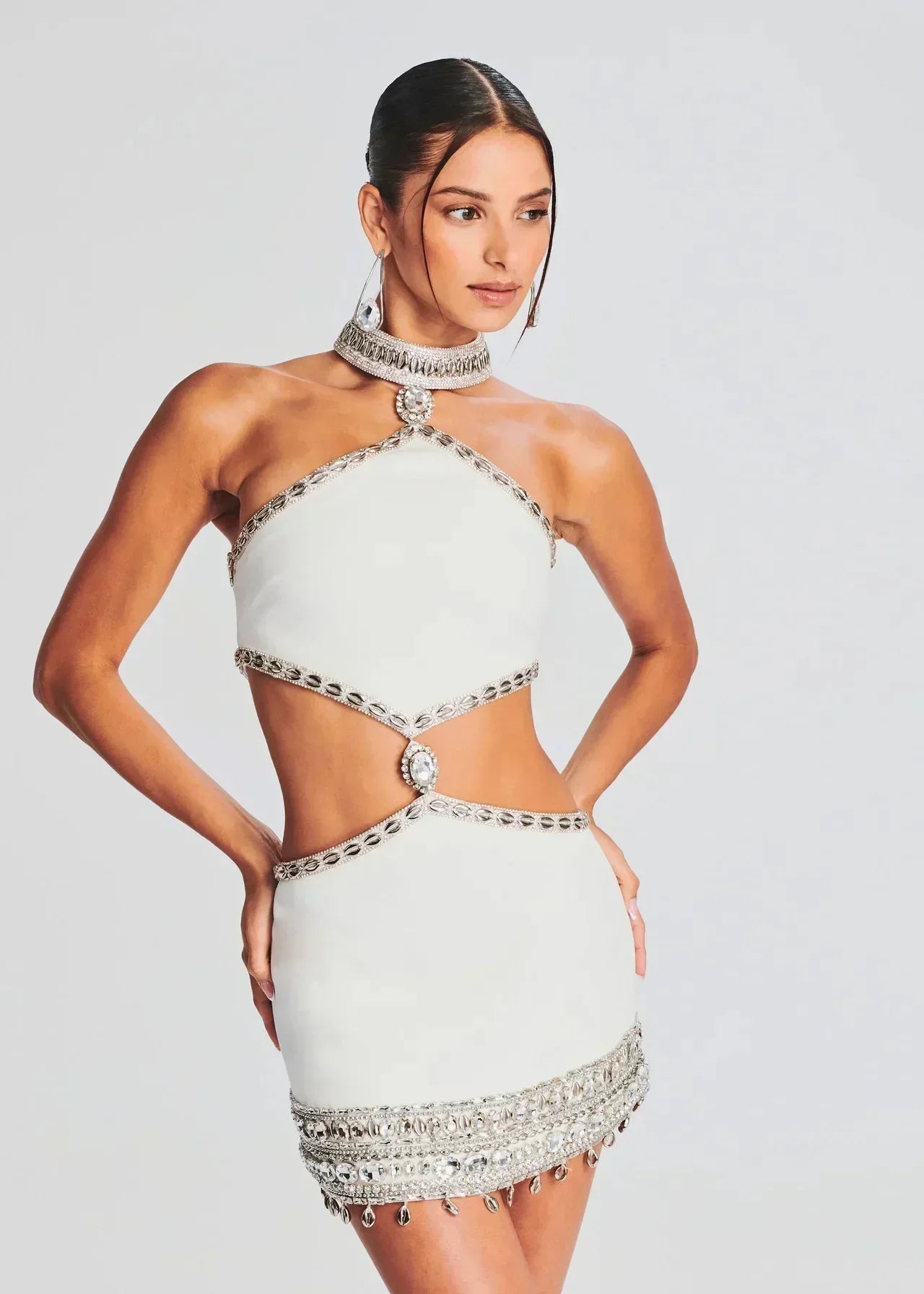 Vestido Curto com Pedrarias Cristal