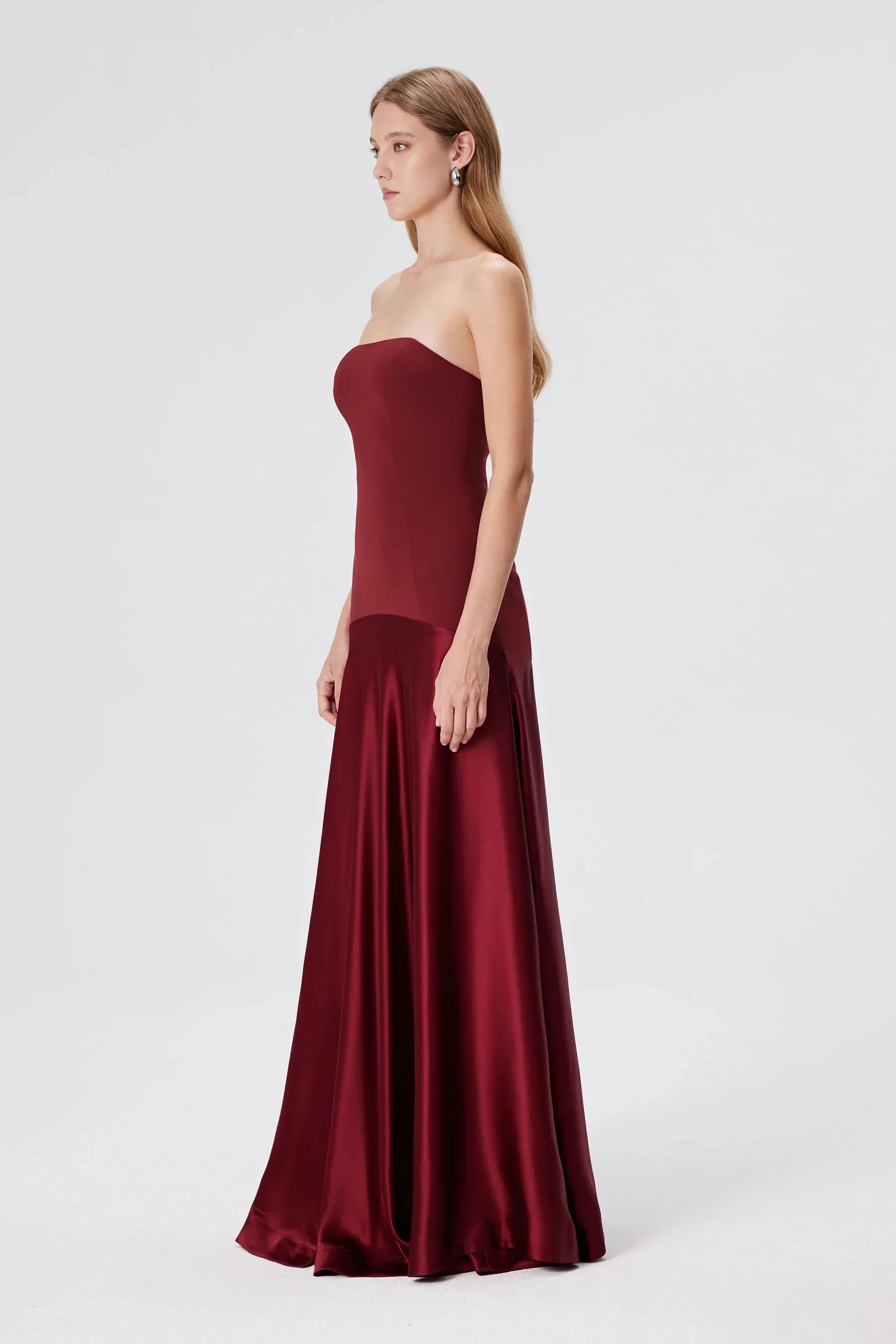 Vestido Longo Sem Alças Saia em Cetim Modern Elysia