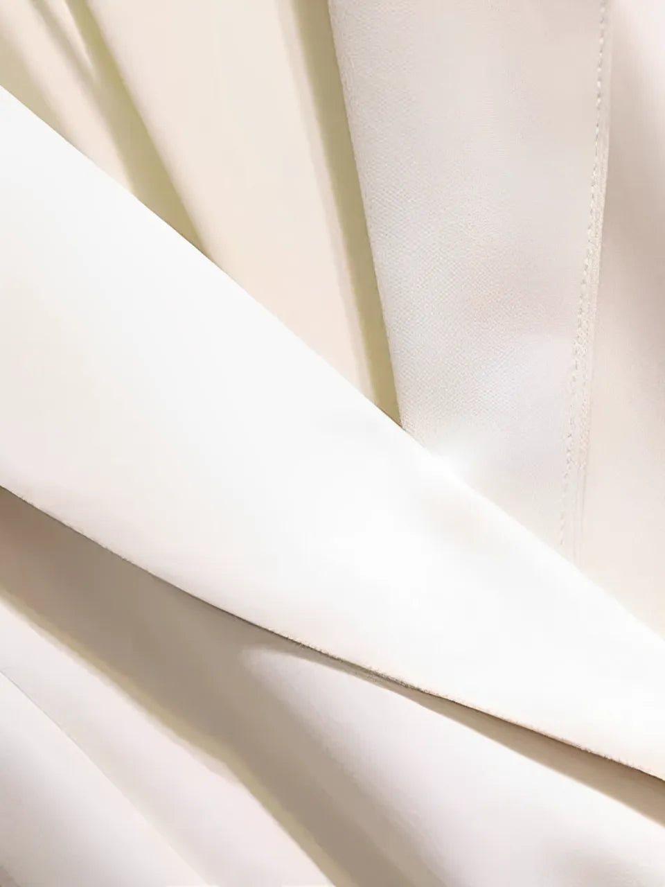 Vestido Midi Alfaiataria Plissado com Cinto Modern Yara