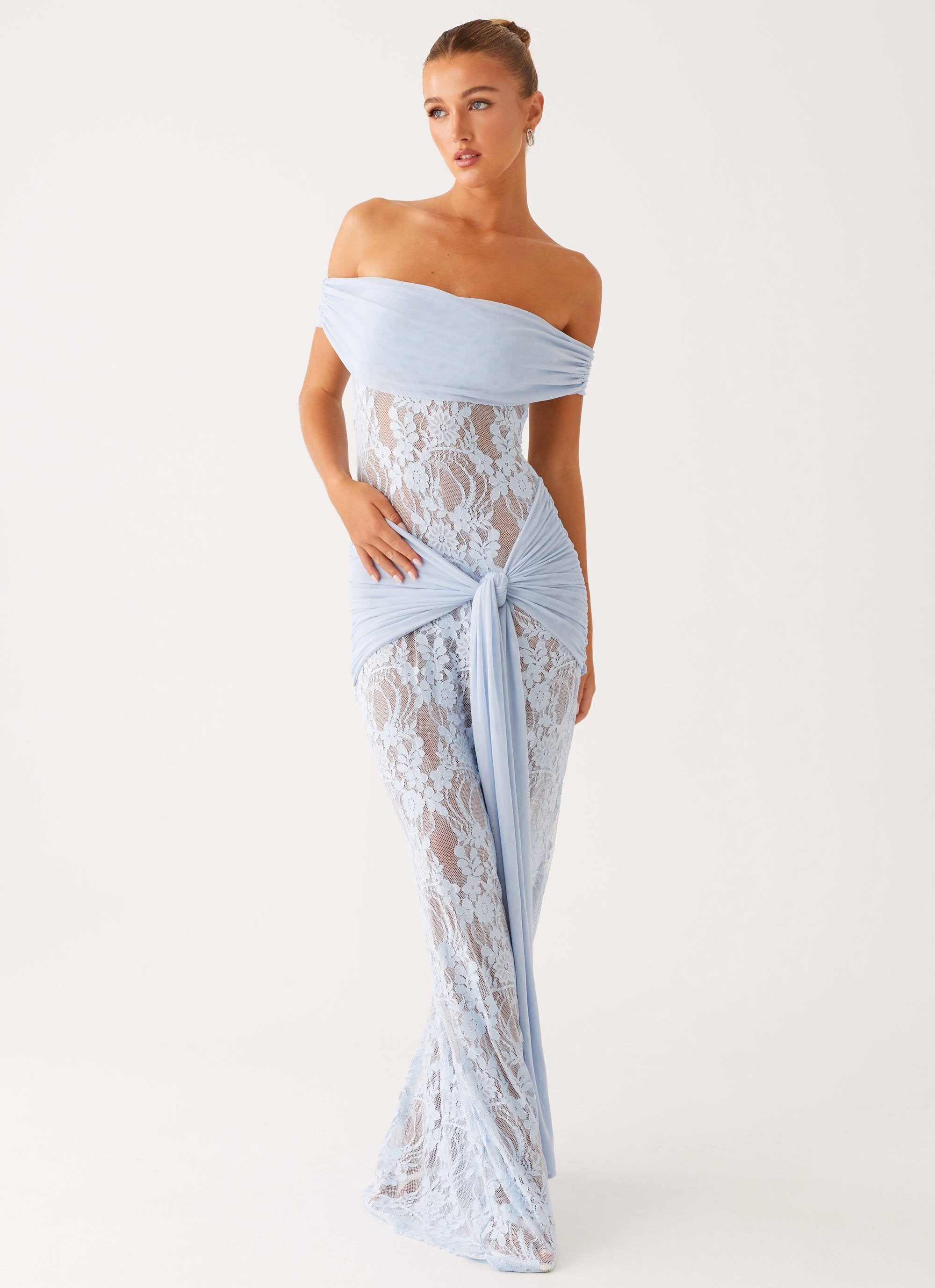 Vestido Ombro a Ombro Rendado Com Detalhe Pendurado Modern Gracie