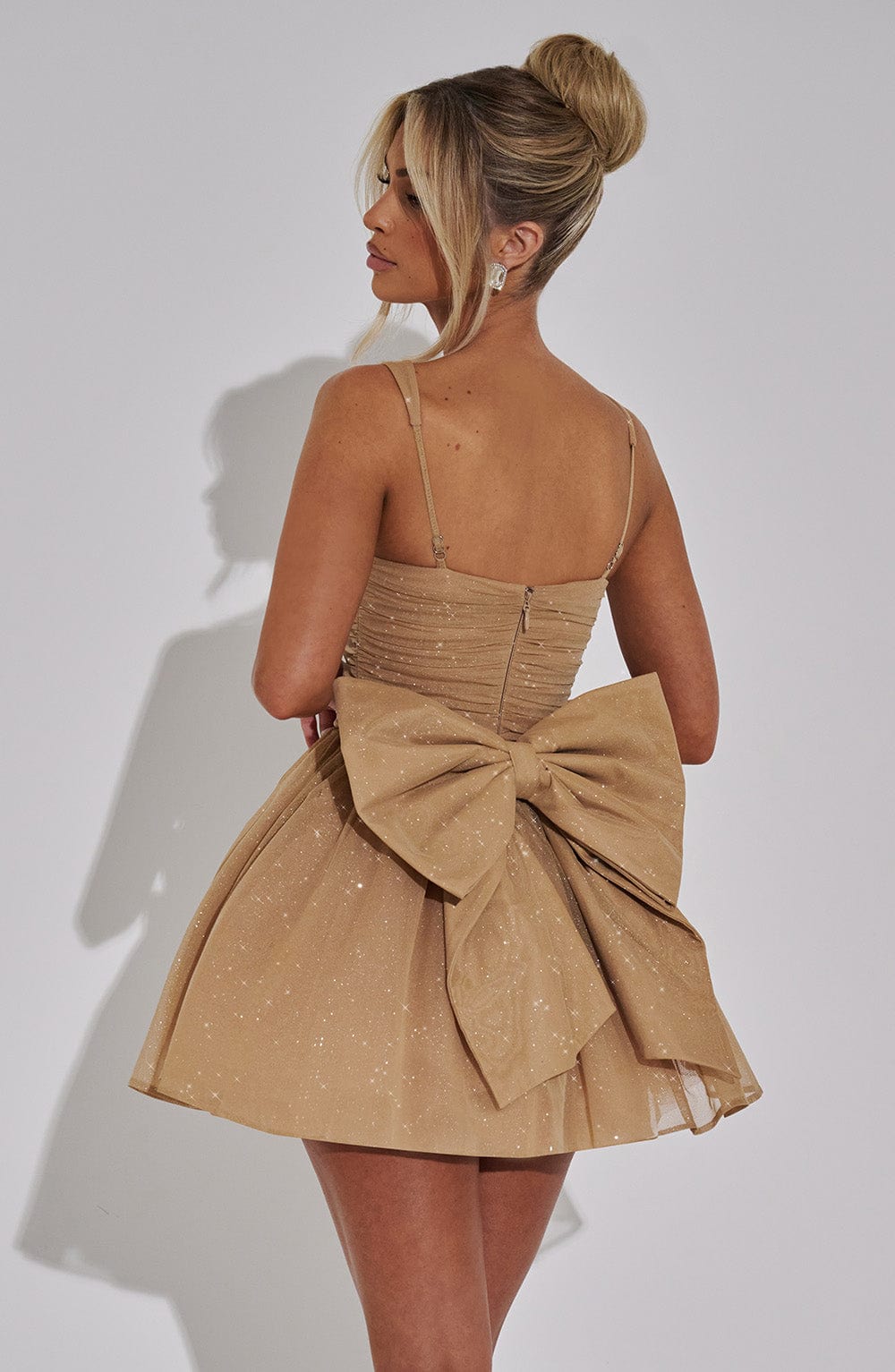 Vestido Curto Com Alças de Brilho Modern Glam Luxo - FULL