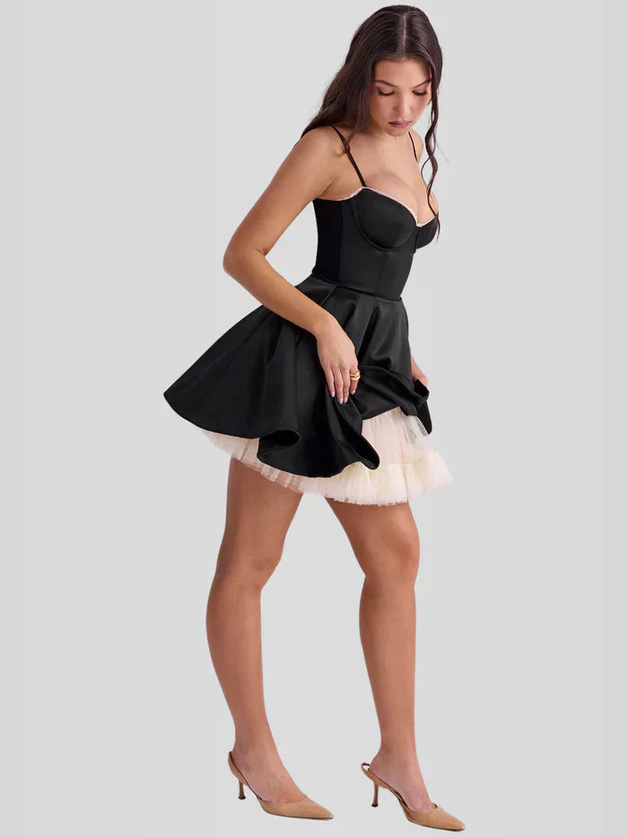 Vestido Curto com Forro Modern Chloe